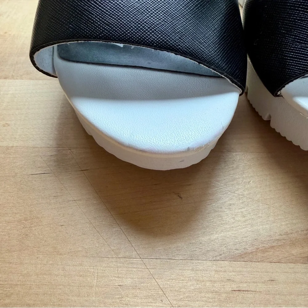 Juicy Couture Trish Black White Platform Wedge Sandals Women Size 7.5 Y2K Note